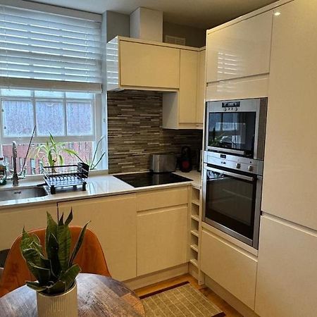 Central Apartment Лондон Екстериор снимка