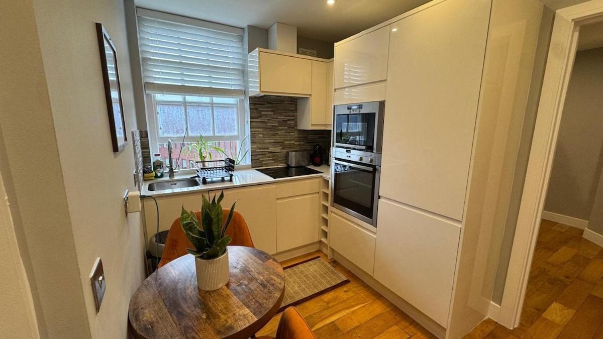 Central Apartment Лондон Екстериор снимка